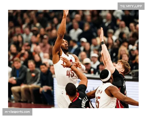 骑士149-128复仇热火，斯特鲁斯贡献29分8助攻